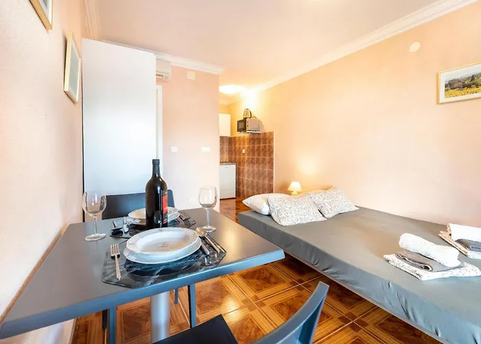 Appartement Stunning In With Wifi Vir