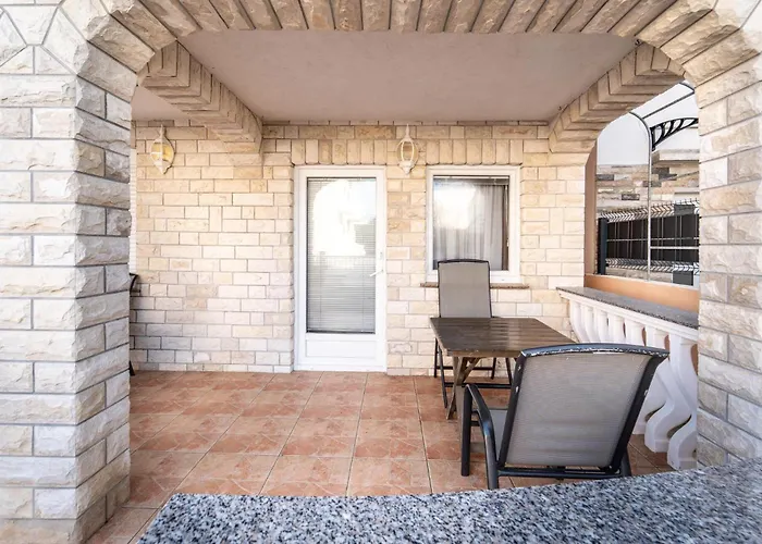 Stunning In With Wifi Appartement Vir